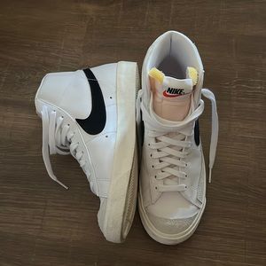 Nike blazer mid 77